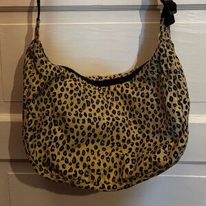 BAGGU Medium Crescent in Honey Leopard